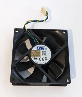 AVC DS08025B12UP231, DC12V, 0.7A, 80x80x25mm, 4PIN 4WIRE SKLADEM.