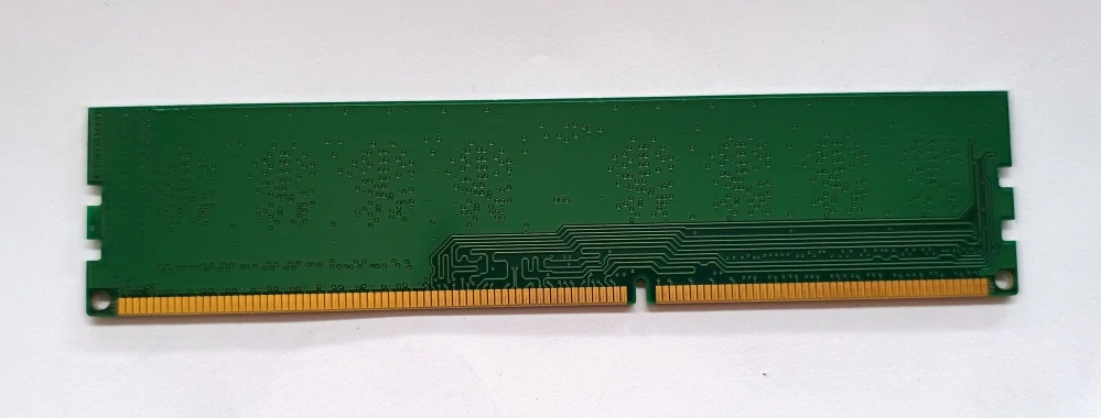 Crucial 4GB 240Pin DIMM DDR3 CT51264BD160BJ.M8FP, 1.35V, non-ECC, CL 11, PC3-12800, 1600MHz