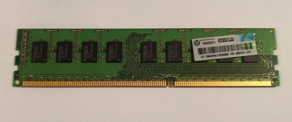 ELPIDA 4GB PC-10600 1333MHz 2Rx8 DDR3 EBJ41EF8BCFA-DJ-F 240-pin, CL9, 1.5V, ECC
