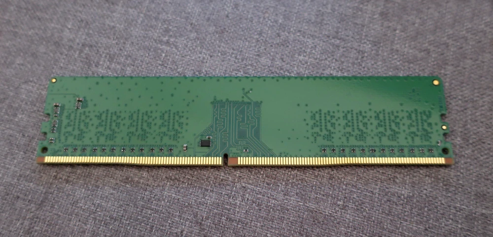 Crucial 8GB DDR4 2666MHz CT8G4DFS8266.M8FD UDIMM PC4-21300 Non-ECC 1Rx8 1.2V CL19 SKLADEM