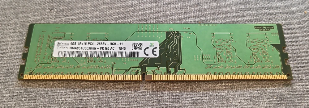 SK Hynix 4GB DDR4 2666MHz HMA851U6CJR6N DIMM PC4-21300 Non-ECC 1Rx16 1.2V CL19 SKLADEM
