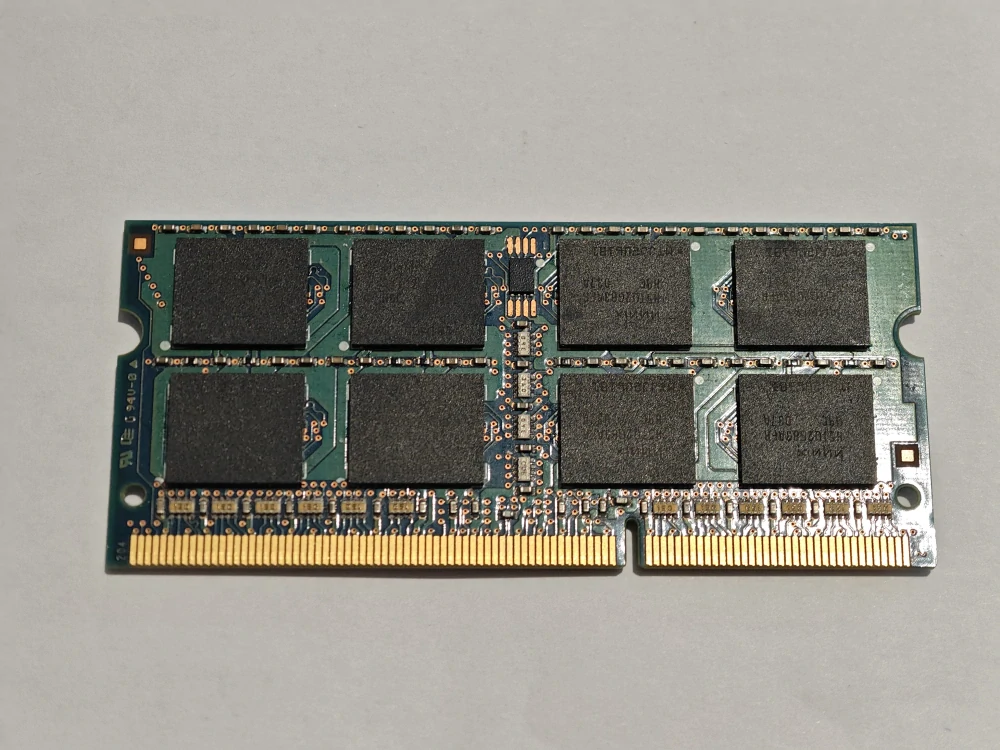 Hynix HMT351S6AFR8C-H9 4GB 204Pin SODIMM DDR3, 1.5V, 2Rx8, non-ECC, CL 9, PC3-10600S, 1333MHz SKLADEM