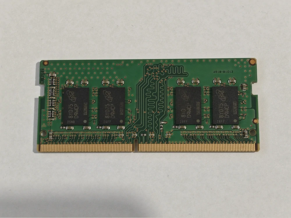 Micron MTA8ATF1G64HZ-2G6D1 8GB DDR4 260-pin SO-DIMM PC4-21300 2666Mhz CL19 1Rx8 1.2V non-ECC SKLADEM