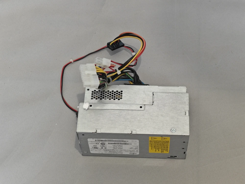 Originální OEM Fujitsu S26113-E585-V20-01, PCA037, 210w až 225W, 16+4-pin, SKLADEM